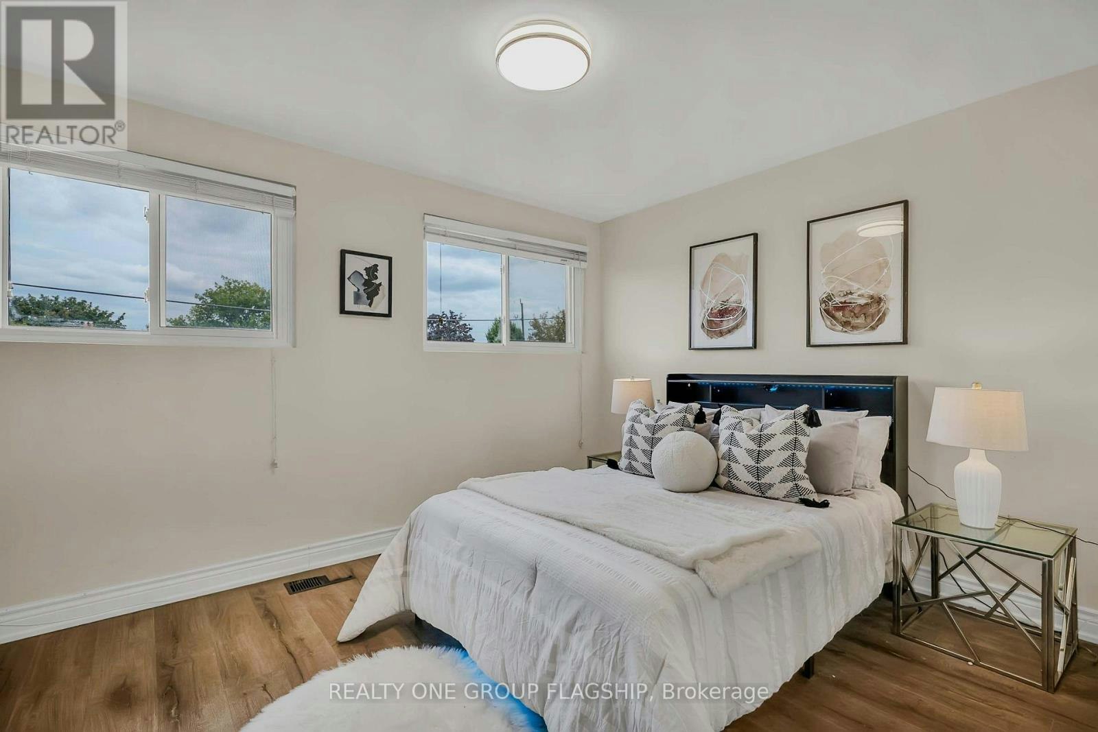 12 Azalea Court, Toronto, ON, M9M 1V1 - 12