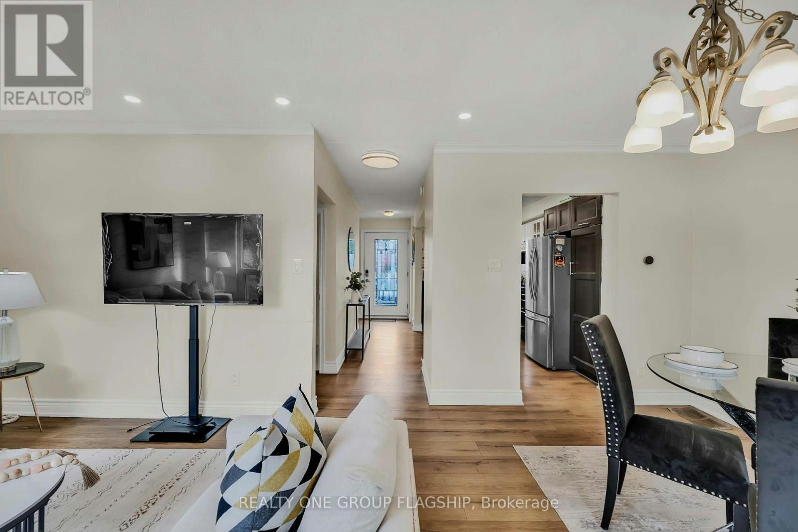 12 Azalea Court, Toronto, ON, M9M 1V1 - 3