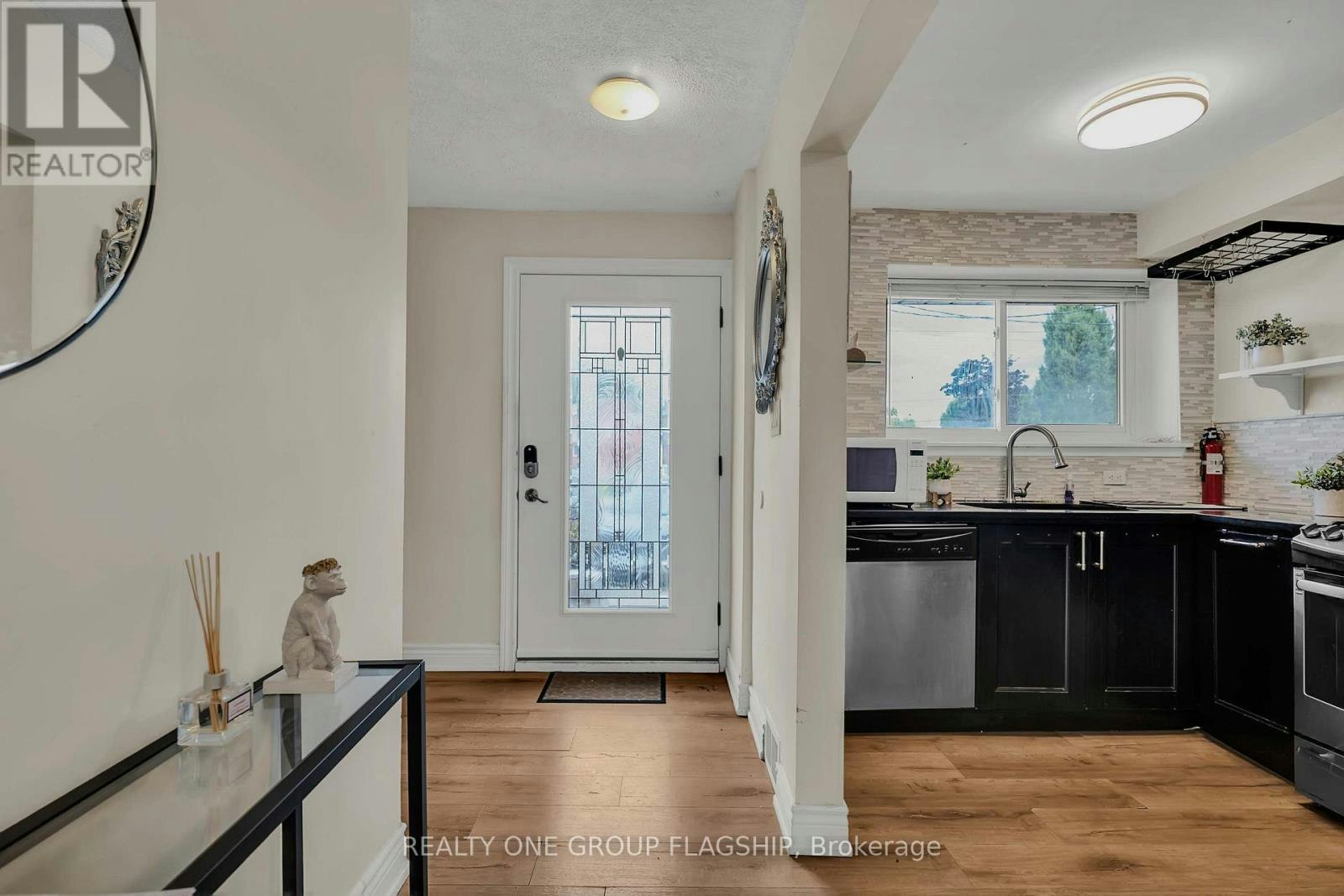 12 Azalea Court, Toronto, ON, M9M 1V1 - 7