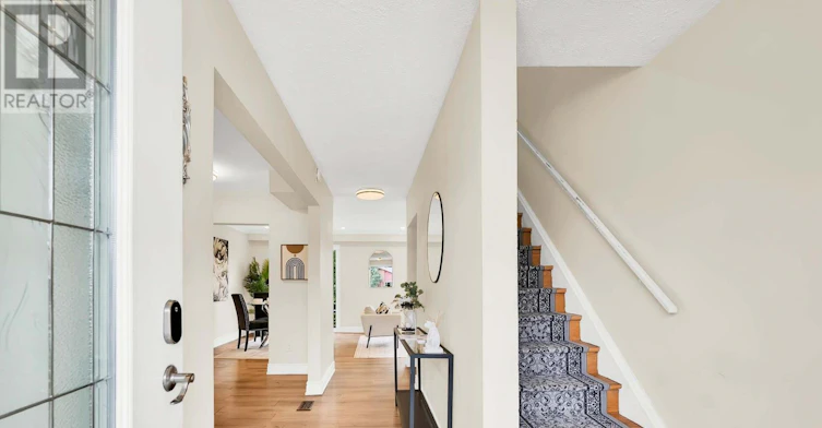 12 Azalea Court, Toronto, ON, M9M 1V1