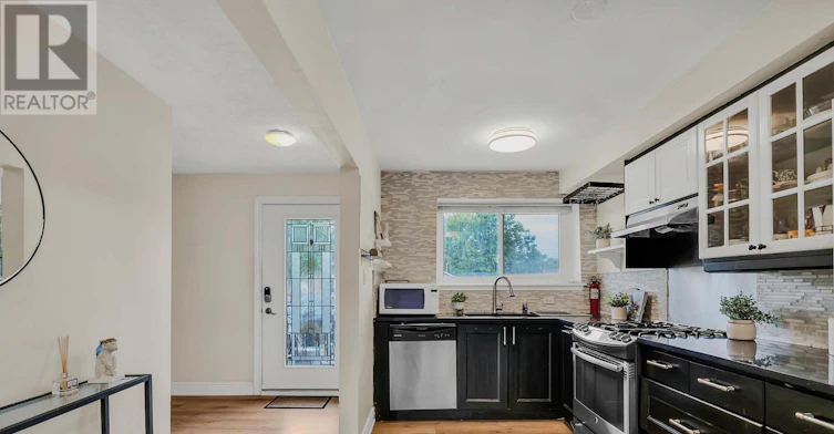12 Azalea Court, Toronto, ON, M9M 1V1 - 5