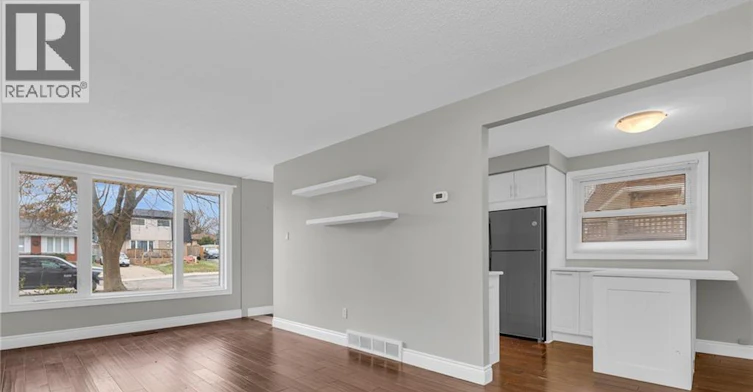 16 Glebe Court, Hamilton, ON, L9C 6B1 - 3