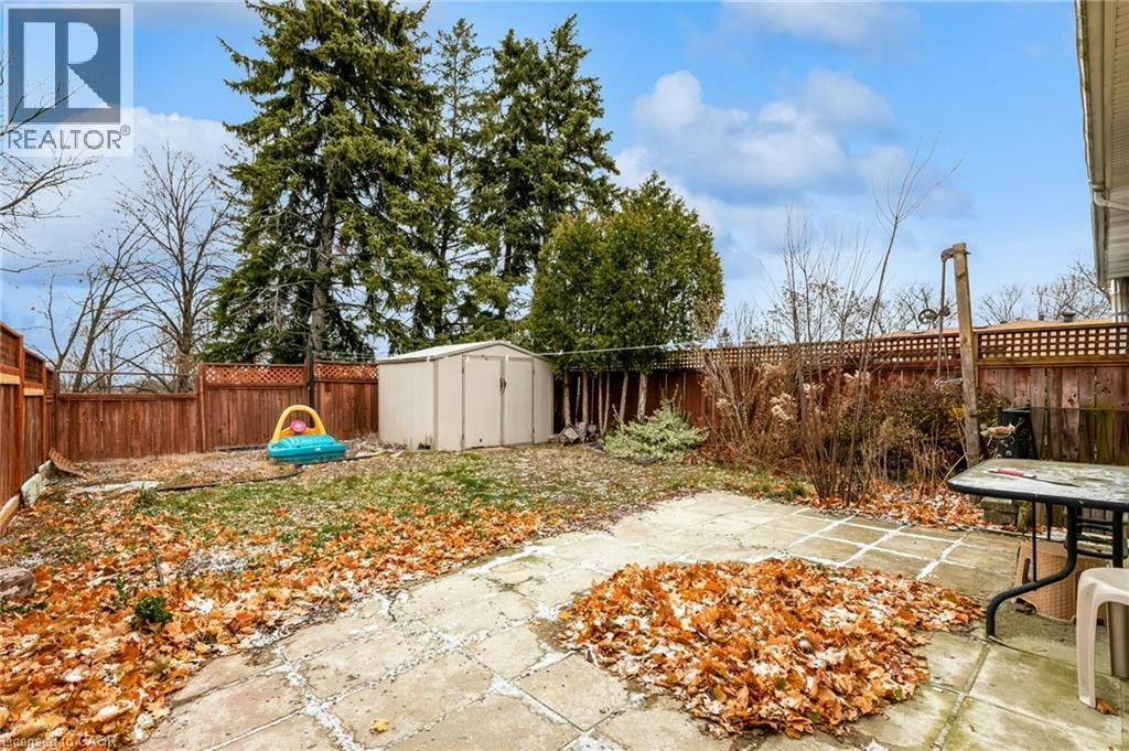 16 Glebe Court, Hamilton, ON, L9C 6B1 - 16