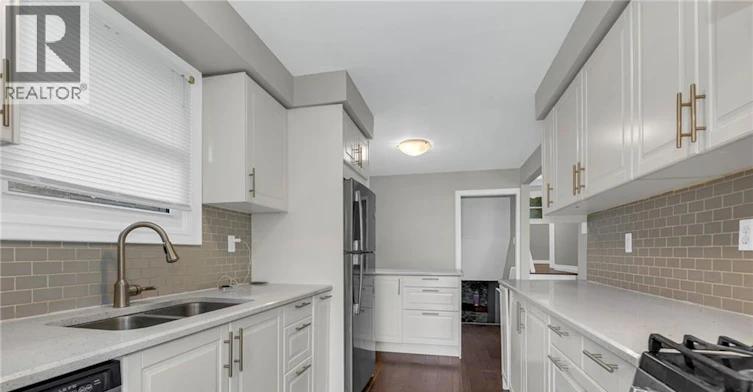 16 Glebe Court, Hamilton, ON, L9C 6B1 - 4