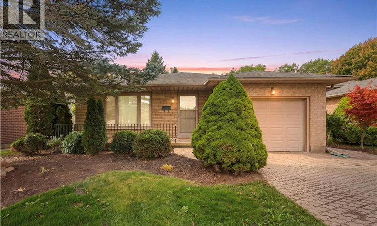 84 Larchwood Circle