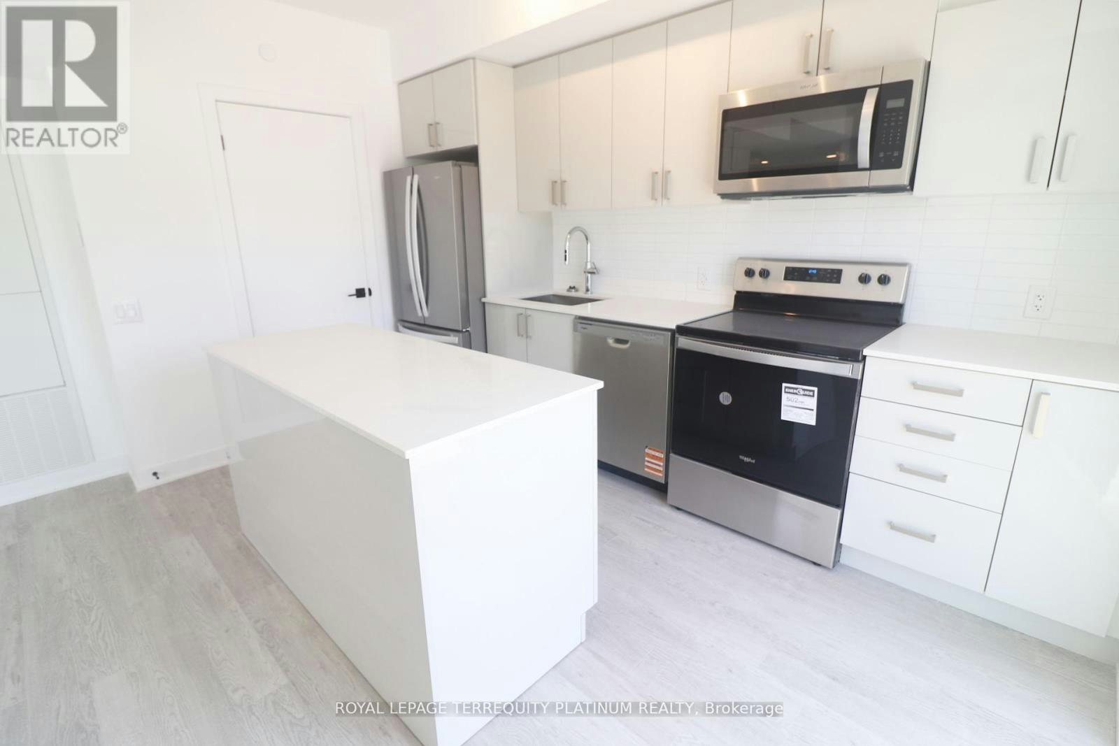111-2782 Barton Street E, Hamilton, ON, L8E 0L3