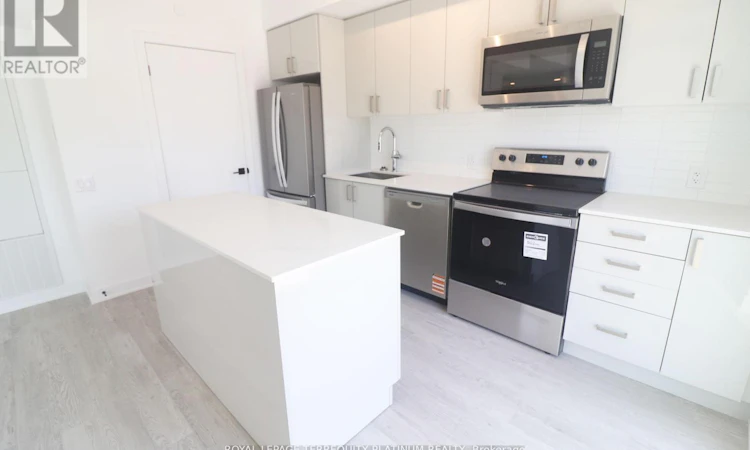 111-2782 Barton Street E