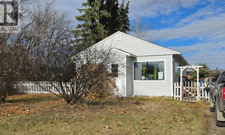 4818 /-4820 49 Avenue