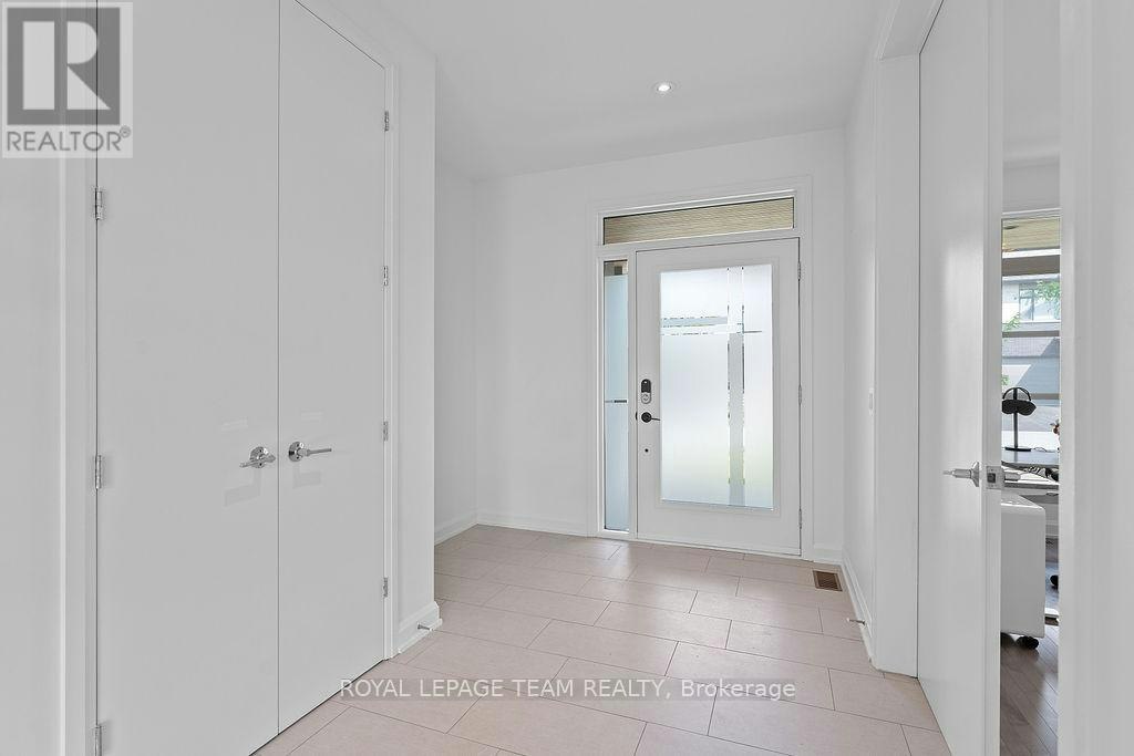 301 Long Acres Street, Ottawa, ON, K2M 0H1 - 7