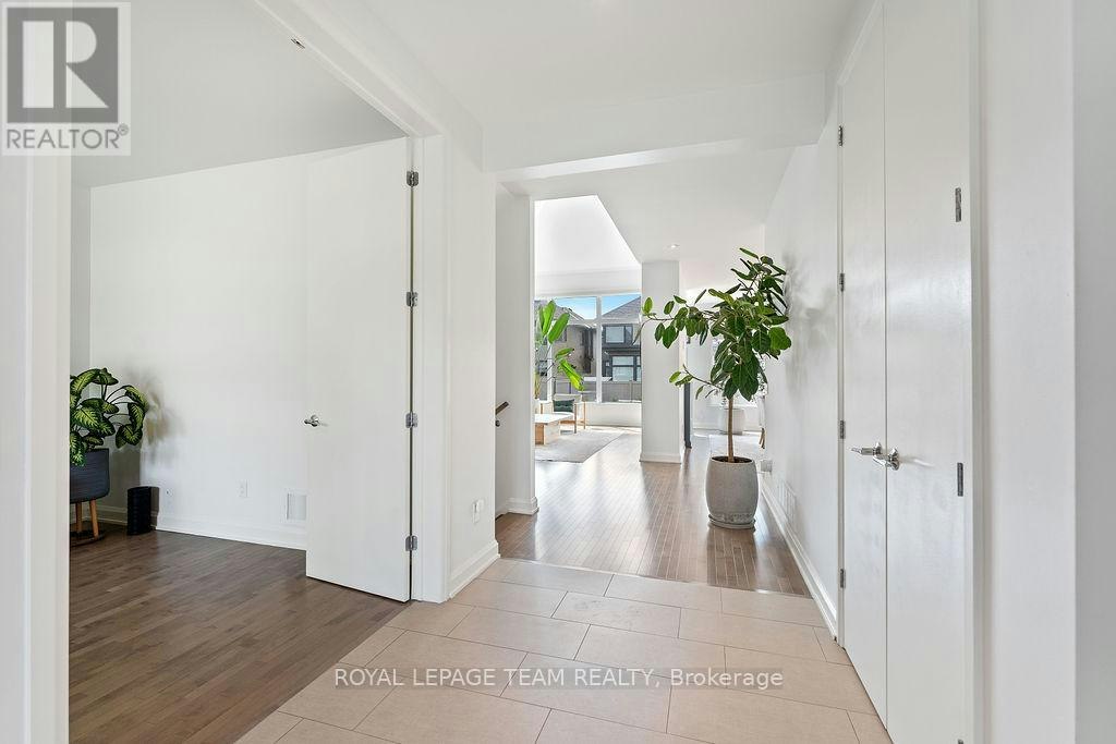301 Long Acres Street, Ottawa, ON, K2M 0H1 - 8