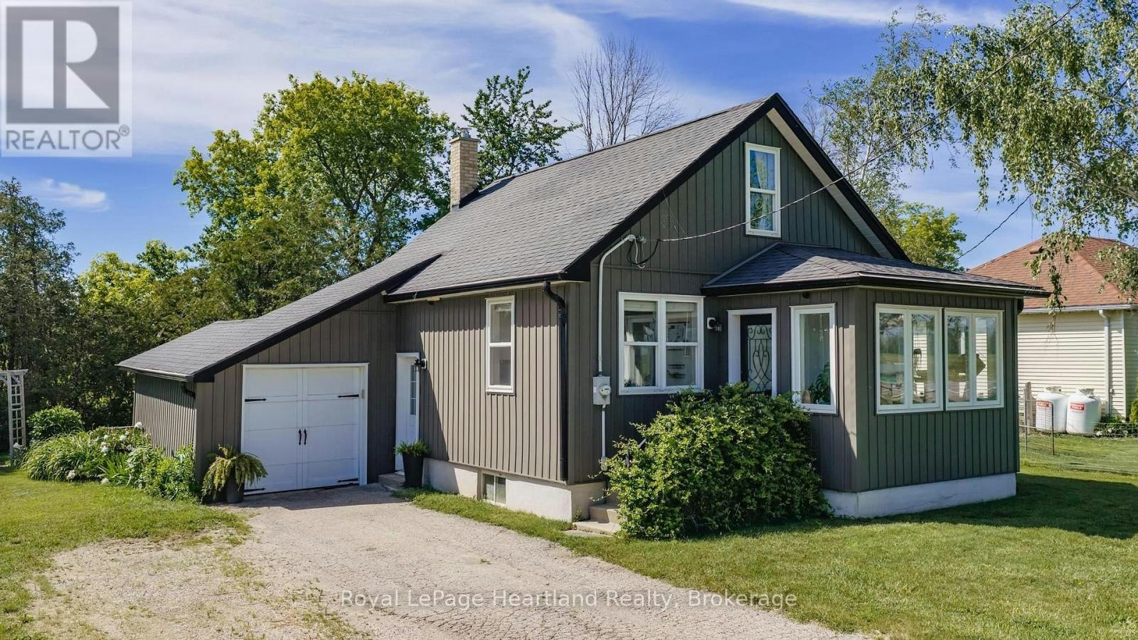 827 21 Highway, Huron Kinloss, ON, N2Z 2X3