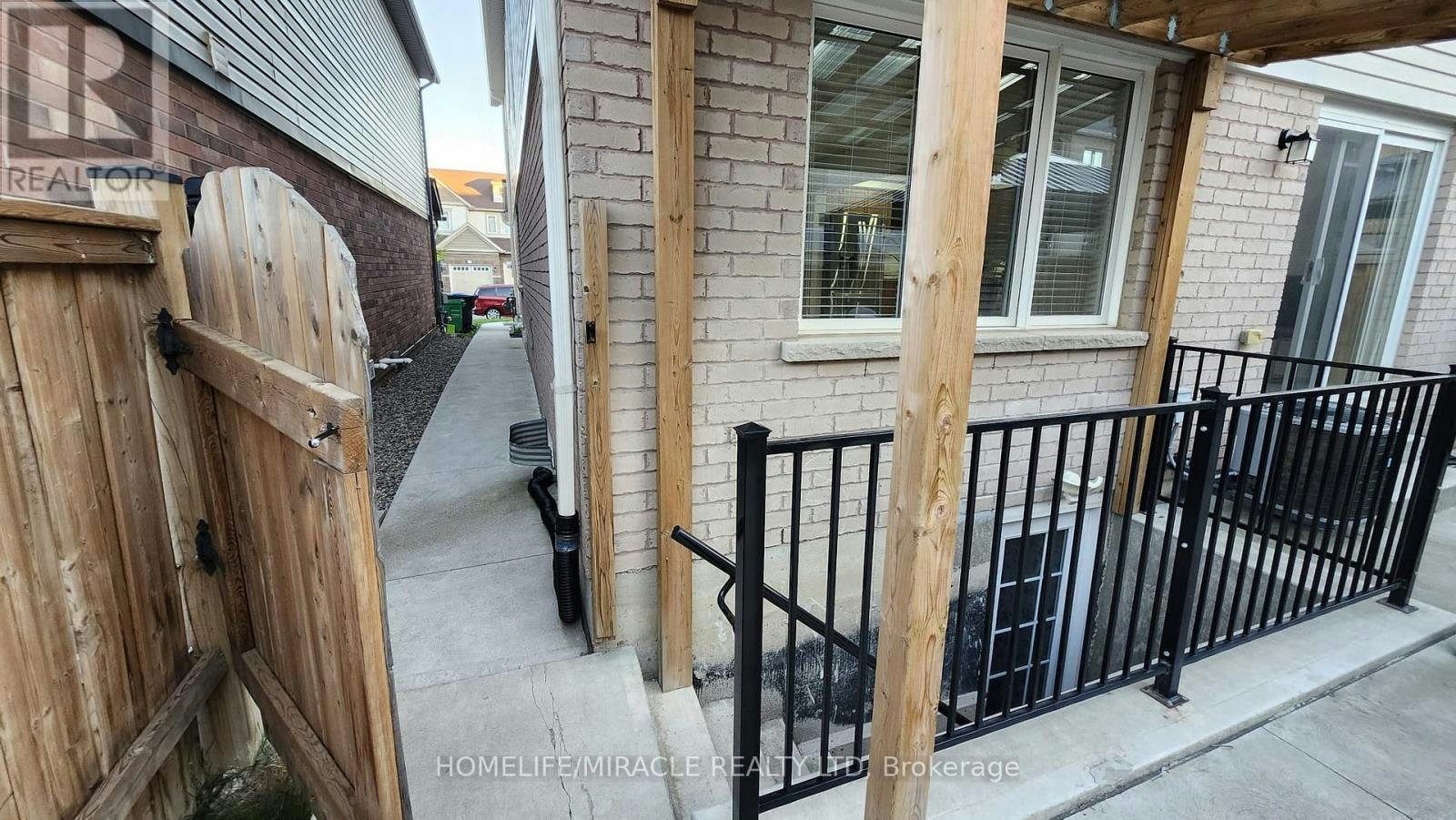 92 Stedford Crescent, Brampton, ON, L7A 4P7 - 2