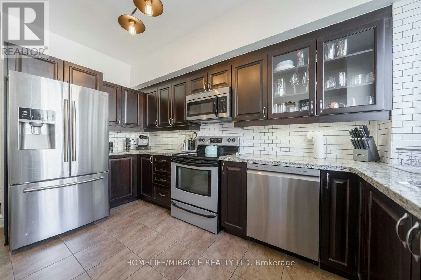 2464 Scholars Common, Burlington, ON, L7P 2W2 - 4