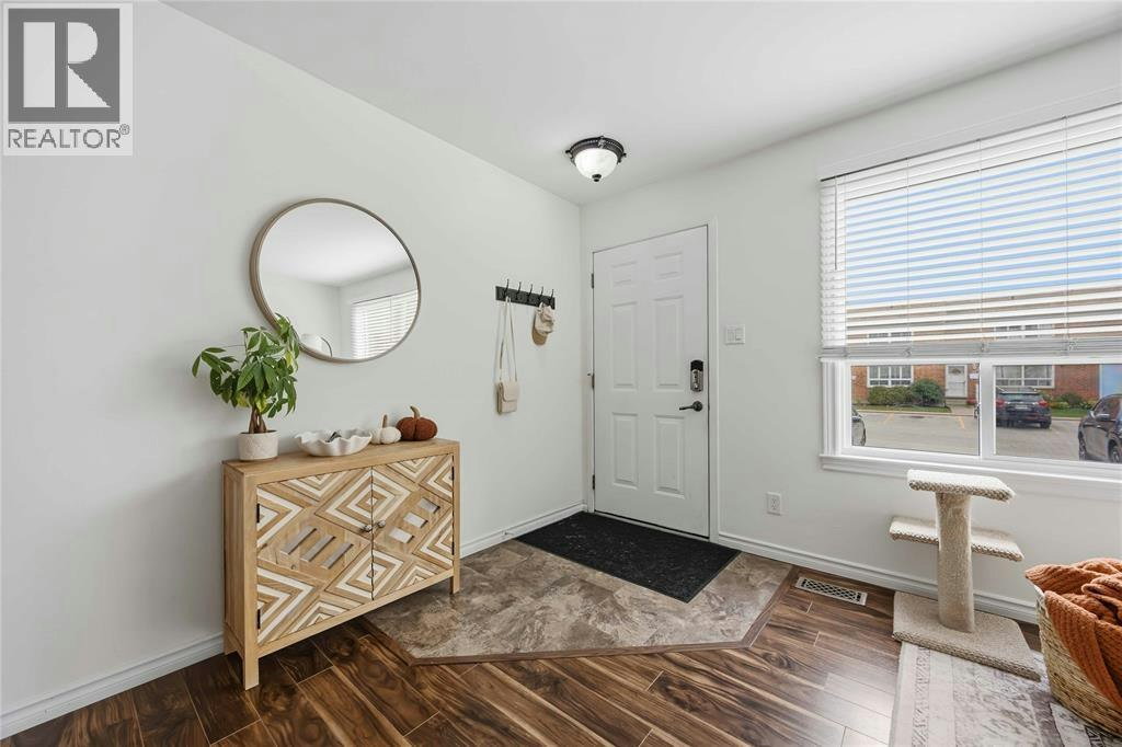 12-301 Edgewood Street, Sarnia, ON, N7S 4X7 - 12