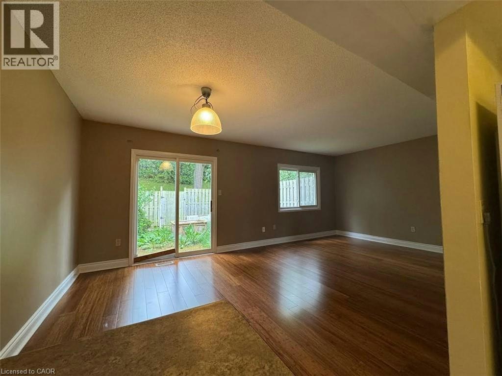 23-20 Paulander Drive, Kitchener, ON, N2M 5L3 - 5