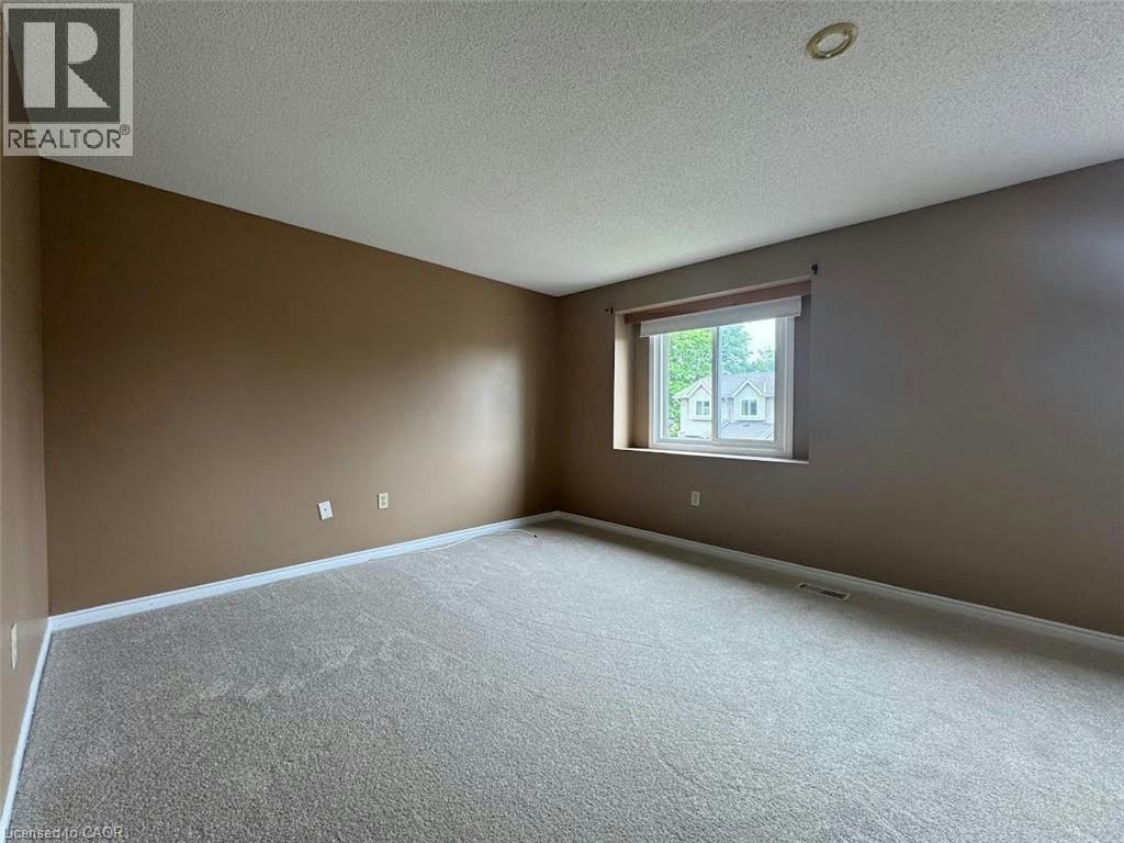 23-20 Paulander Drive, Kitchener, ON, N2M 5L3 - 4