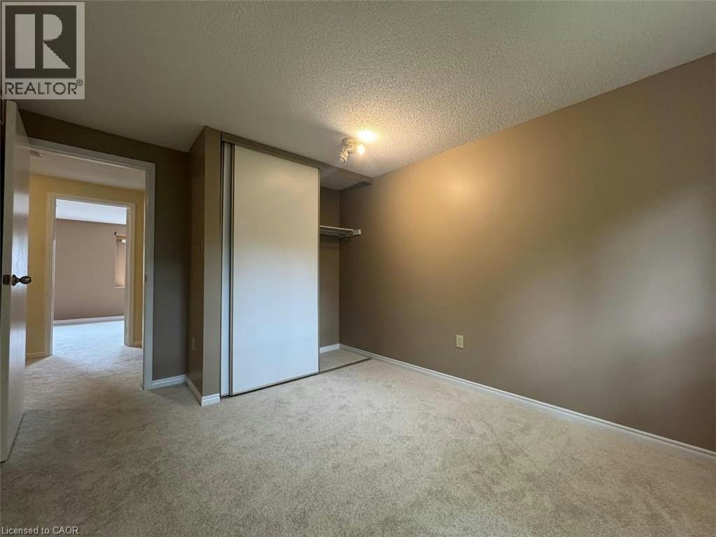 23-20 Paulander Drive, Kitchener, ON, N2M 5L3 - 7