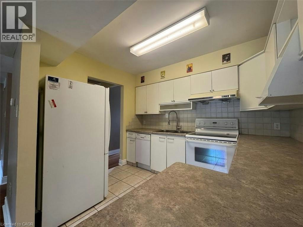 23-20 Paulander Drive, Kitchener, ON, N2M 5L3 - 6