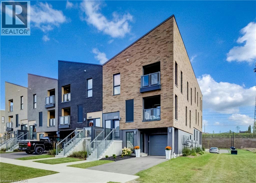 680 Benninger Drive, Kitchener, ON, N2E 0J4