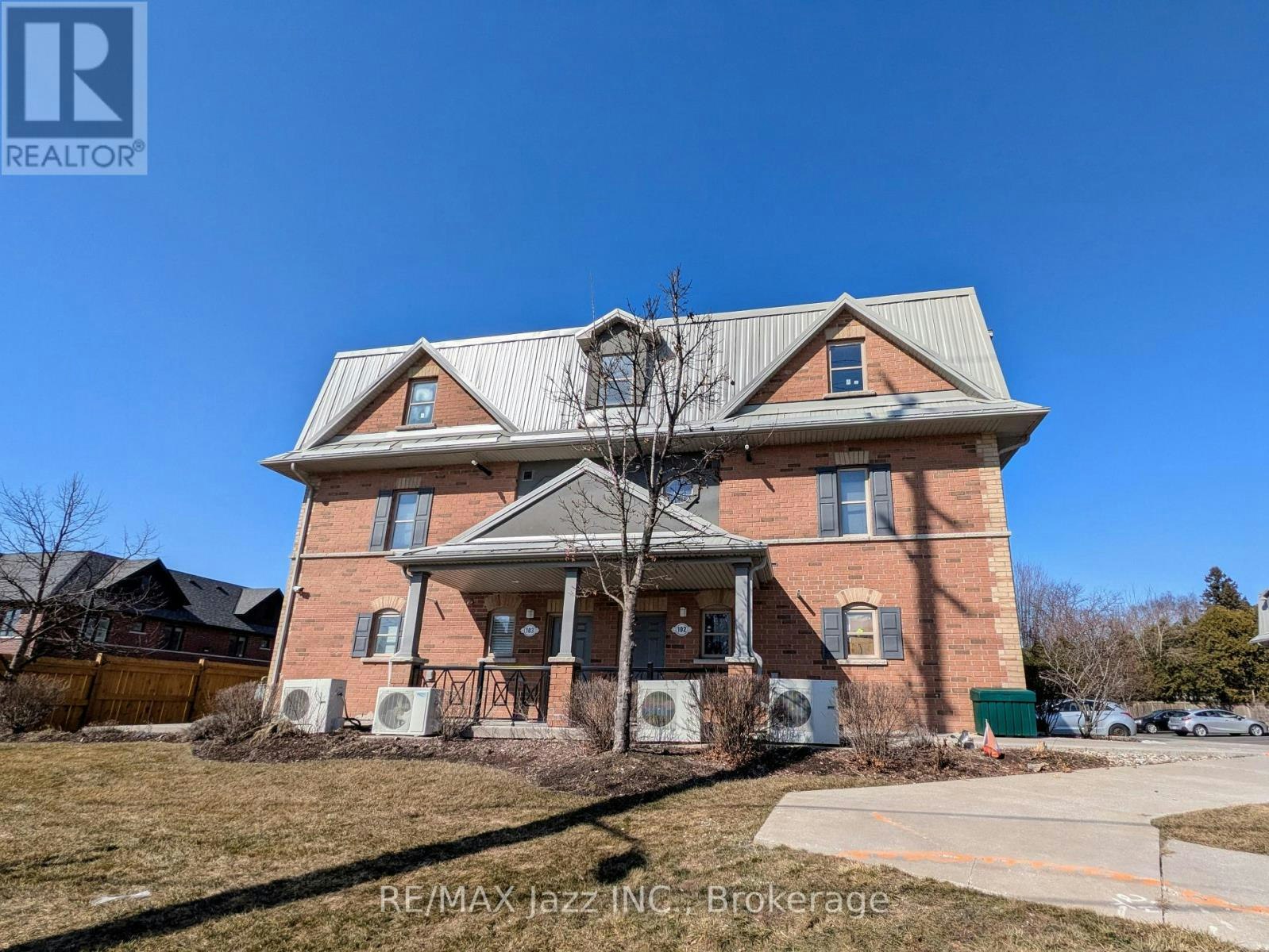 203-760 King Street E, Oshawa, ON, L1H 1G9 - 2