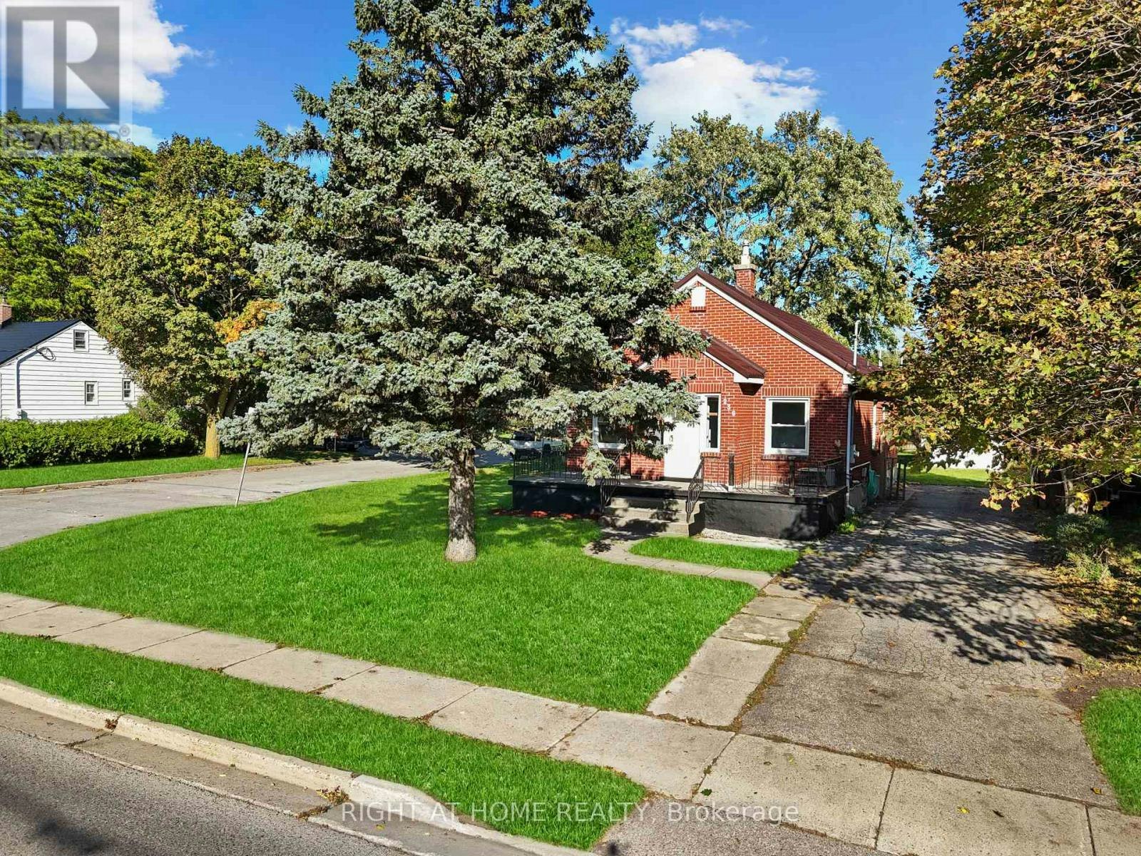 236 Highbury Avenue N, London, ON, N5Z 2W7