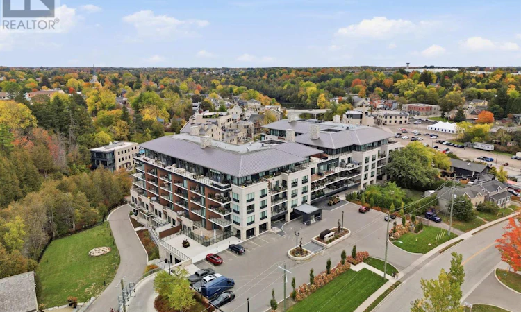 210-6523 Wellington 7 Road Road