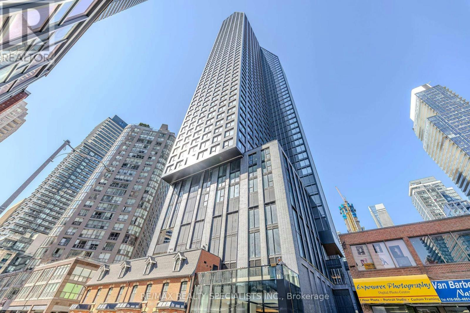 3702-8 Wellesley Street W, Toronto, ON, M4Y 0J5