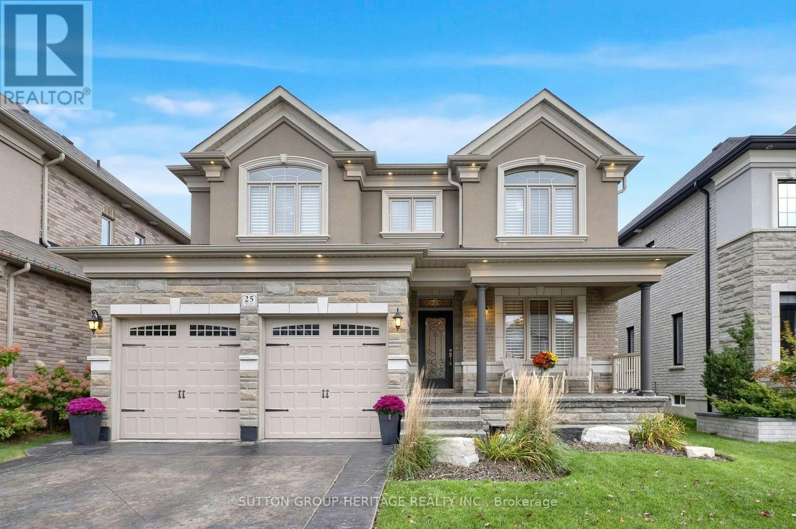 25 Charterhouse Drive, Whitby, ON, L1R 3R8