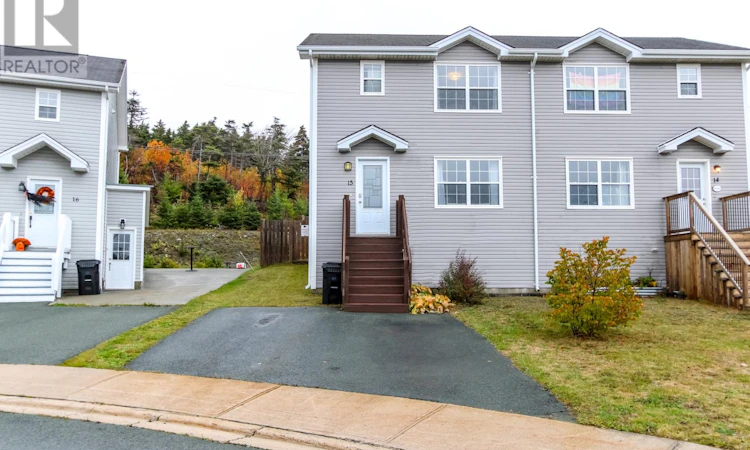 15 Maclaren Place