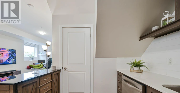 114-256 Royal York Road, Toronto, ON, M8V 1Y8 - 16