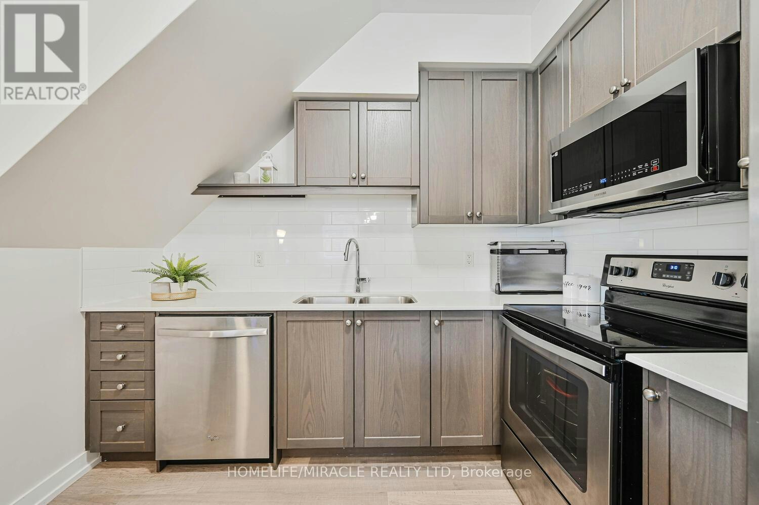 114-256 Royal York Road, Toronto, ON, M8V 1Y8 - 18