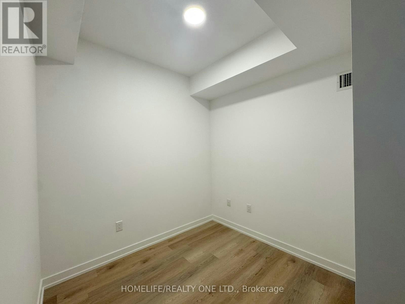 3302-395 Square One Drive, Mississauga, ON, L5B 0P6 - 2