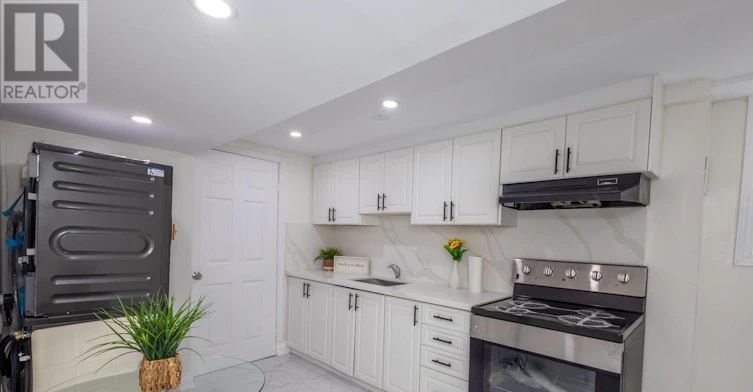 BSMT-111 Limeridge Road W, Hamilton, ON, L9C 2V3
