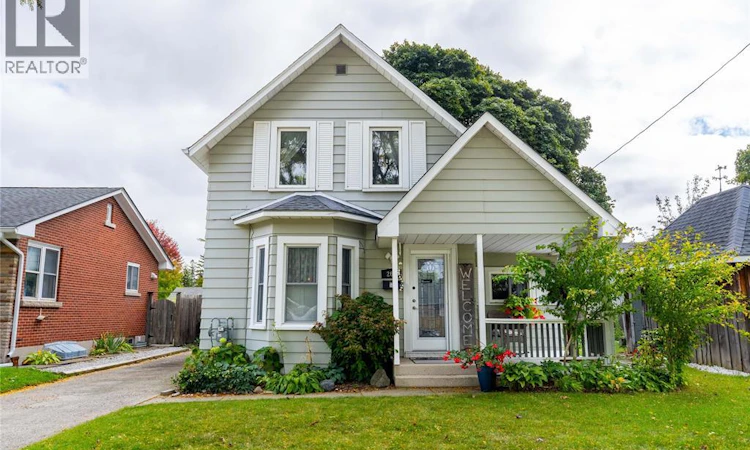 266 Mackenzie Street North