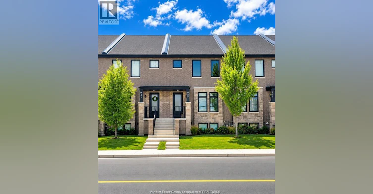 937 Walker, Windsor, ON, N8Y 2N6