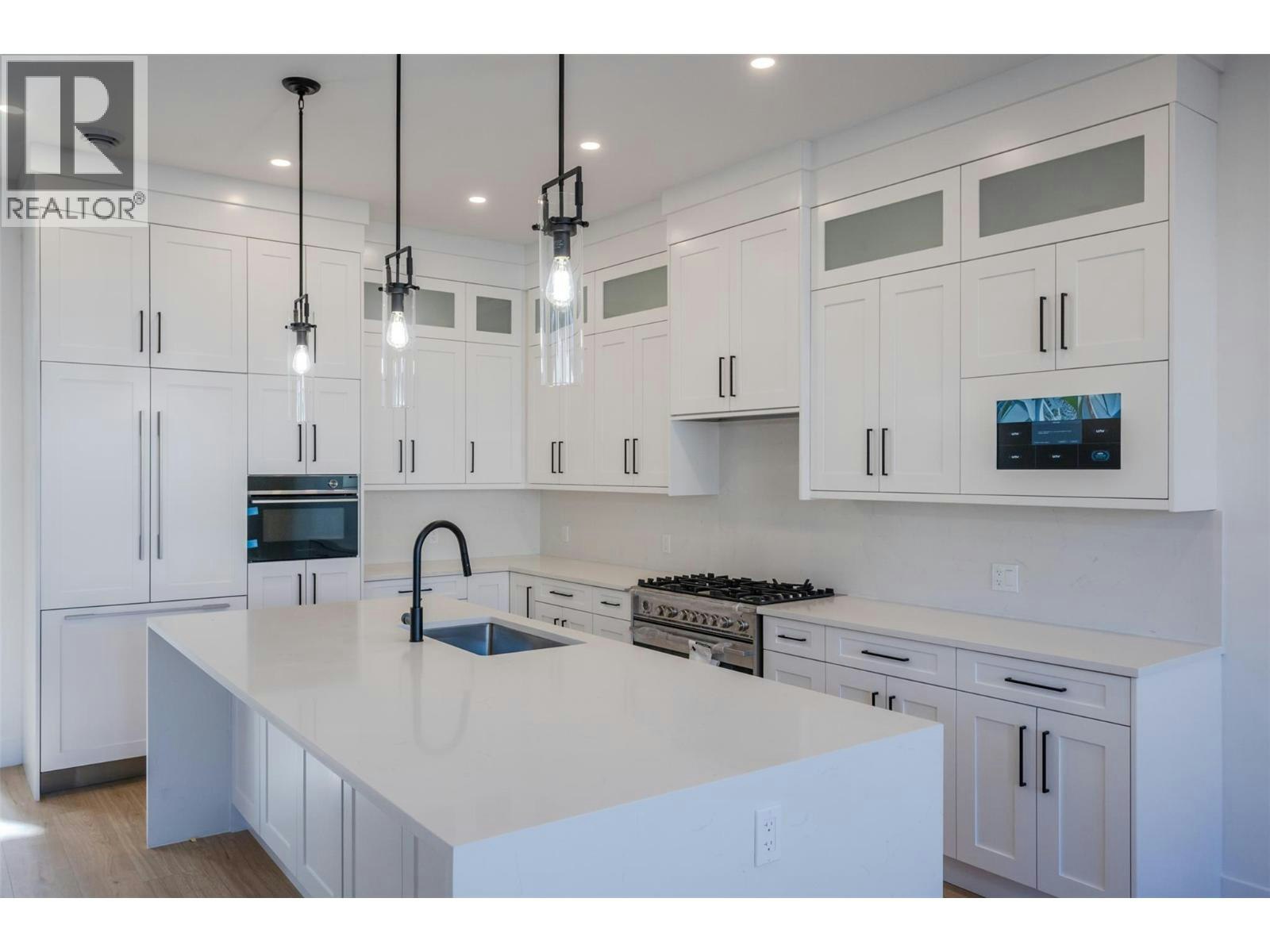 1125 Antler Drive, Penticton, BC, V2A 9G6 - 10