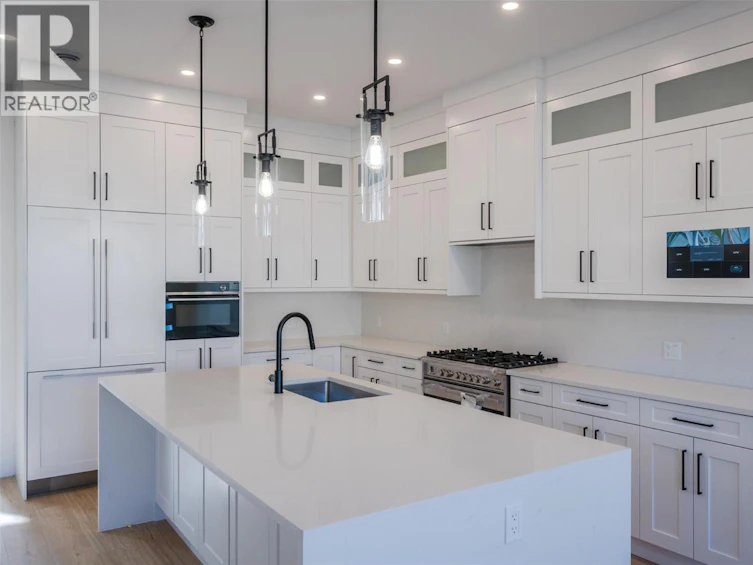 1125 Antler Drive, Penticton, BC, V2A 9G6 - 10