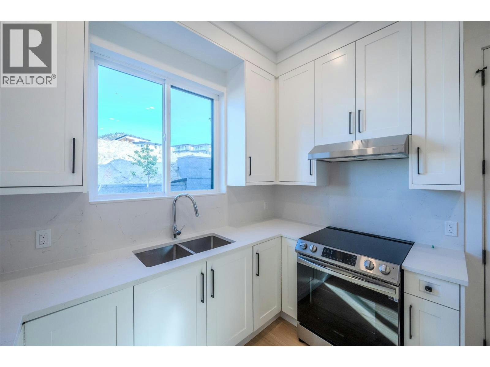 1125 Antler Drive, Penticton, BC, V2A 9G6 - 42