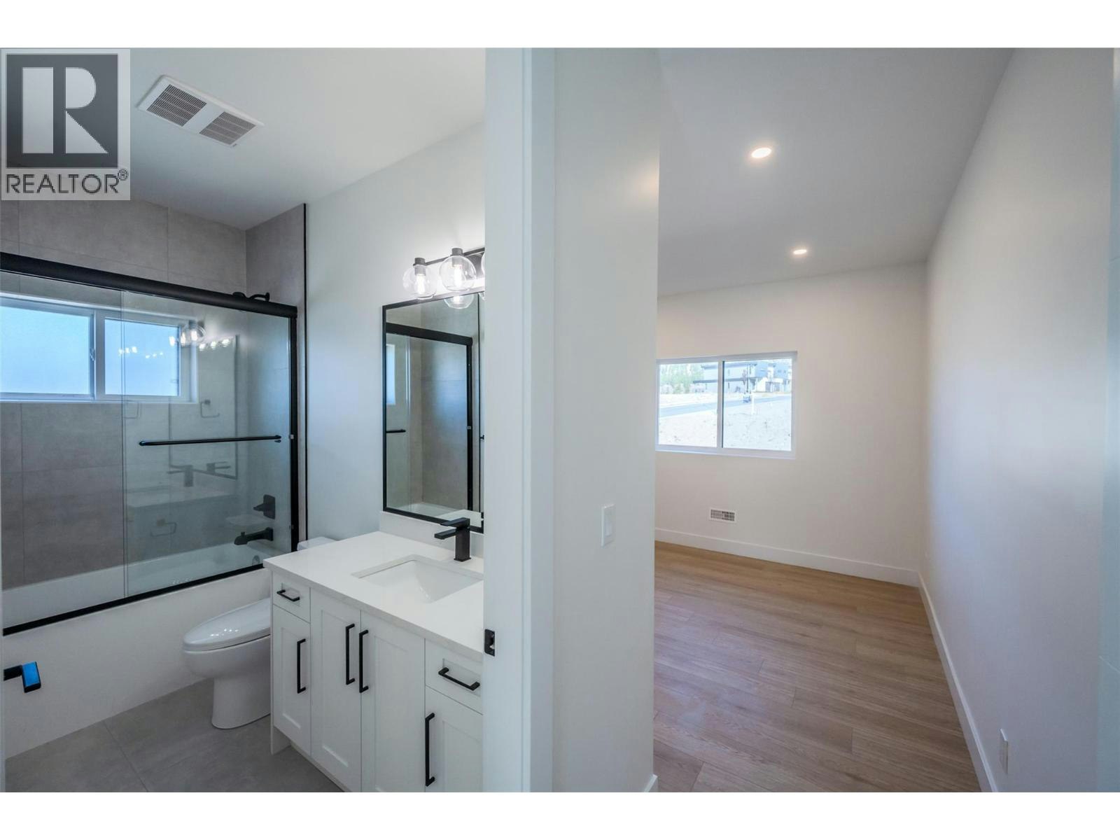 1125 Antler Drive, Penticton, BC, V2A 9G6 - 34