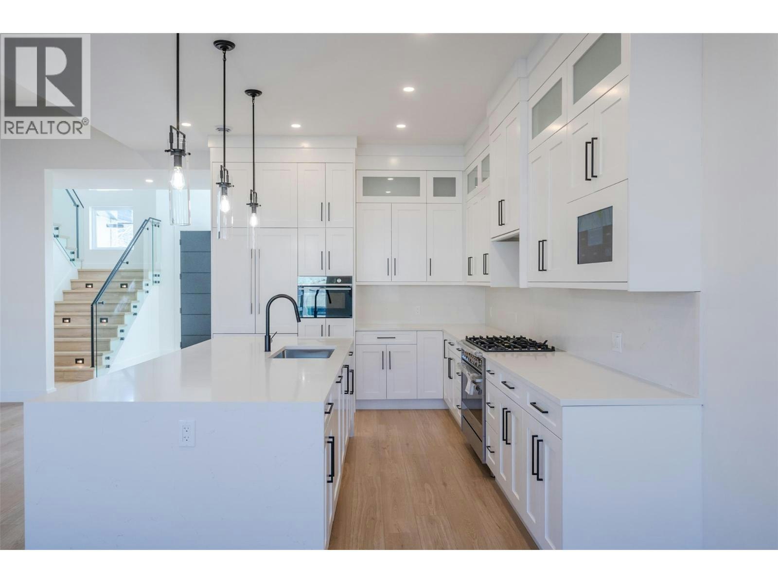 1125 Antler Drive, Penticton, BC, V2A 9G6 - 11