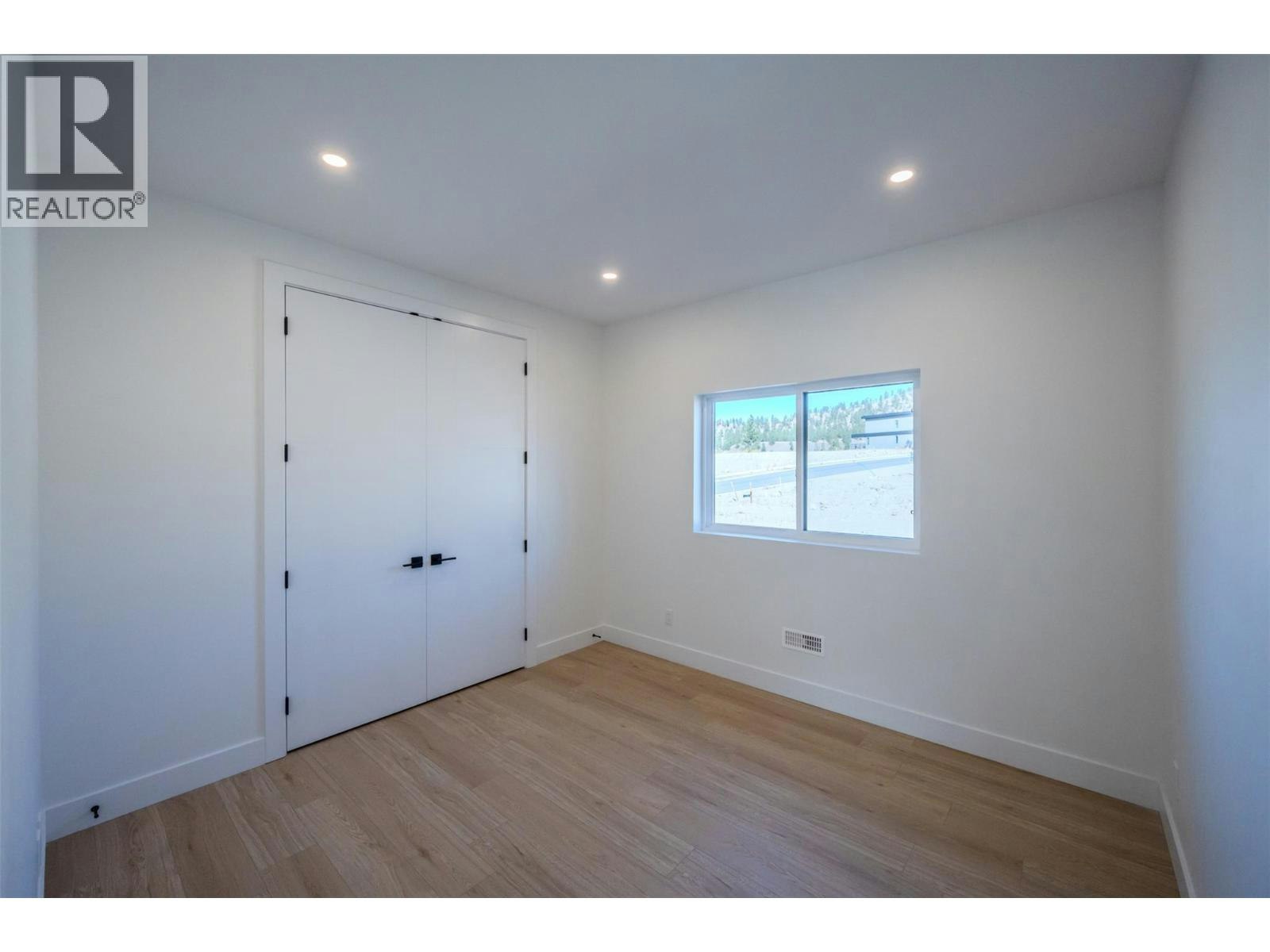 1125 Antler Drive, Penticton, BC, V2A 9G6 - 32