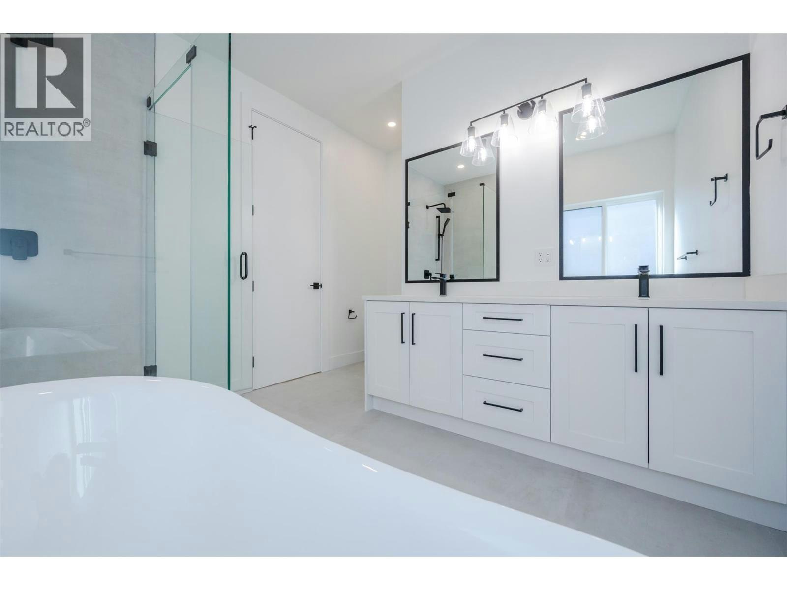1125 Antler Drive, Penticton, BC, V2A 9G6 - 29