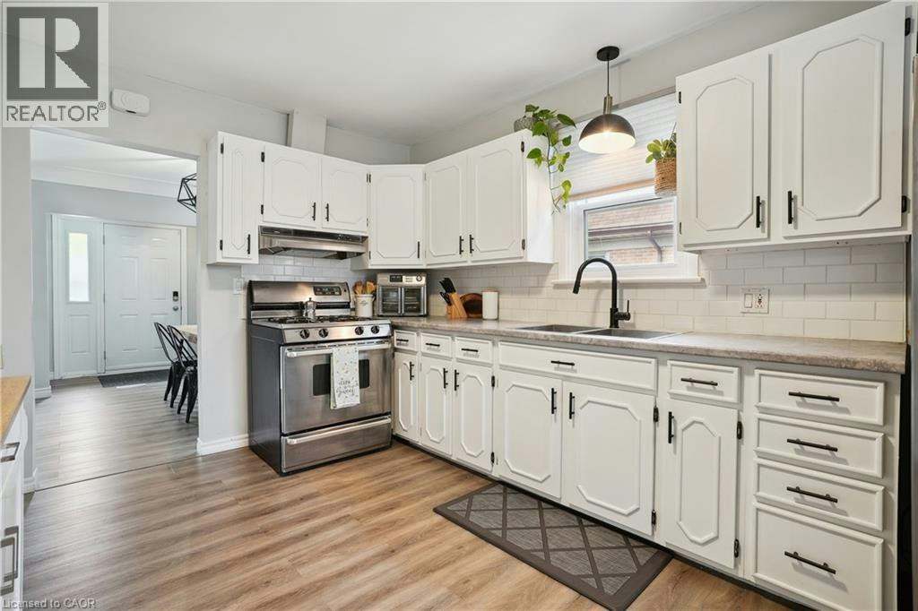 Upper-13 Beaucourt Place, Hamilton, ON, L8S 2P8 - 13