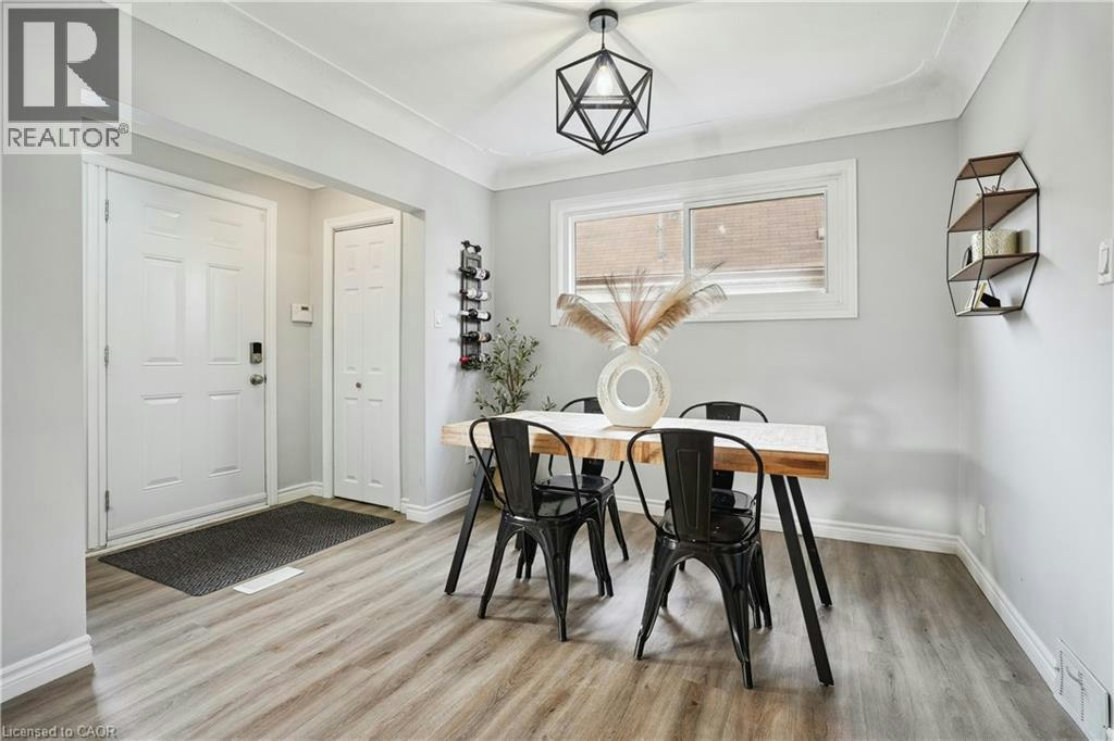 Upper-13 Beaucourt Place, Hamilton, ON, L8S 2P8 - 5