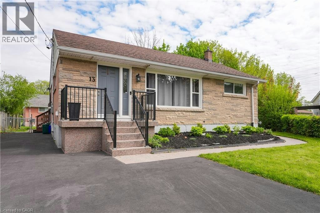 Upper-13 Beaucourt Place, Hamilton, ON, L8S 2P8 - 3