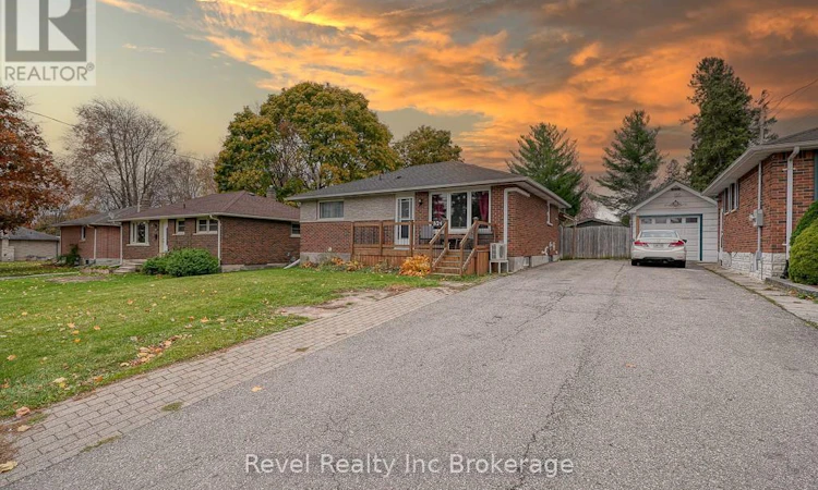824 Devonshire Avenue