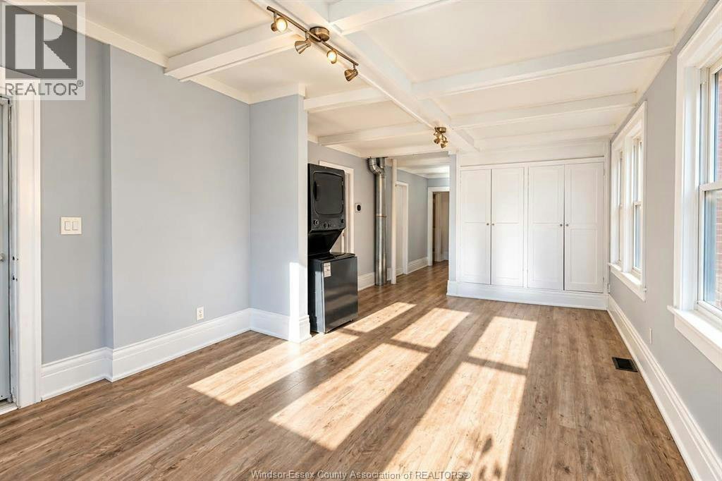 MAIN-1374 Benjamin Avenue, Windsor, ON, N8X 4M9 - 4