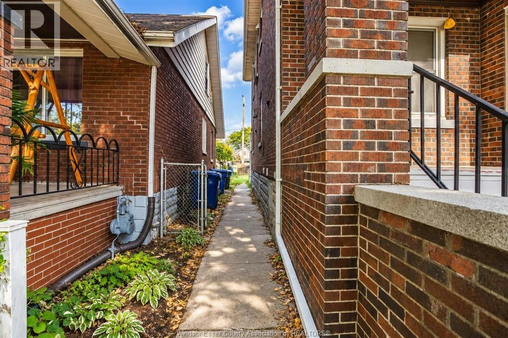 MAIN-1374 Benjamin Avenue, Windsor, ON, N8X 4M9 - 15
