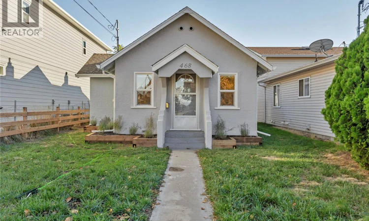 468 W Wade Avenue