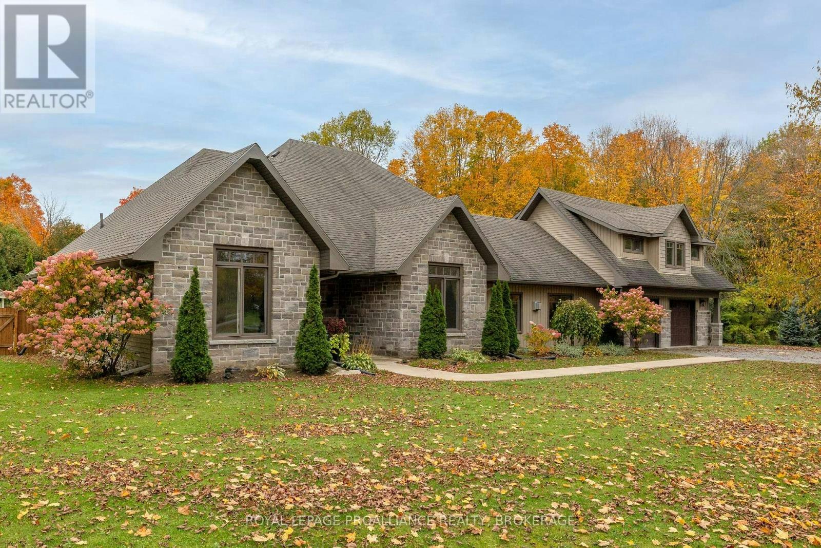5403 Holmes Road, South Frontenac, ON, K0H 1X0